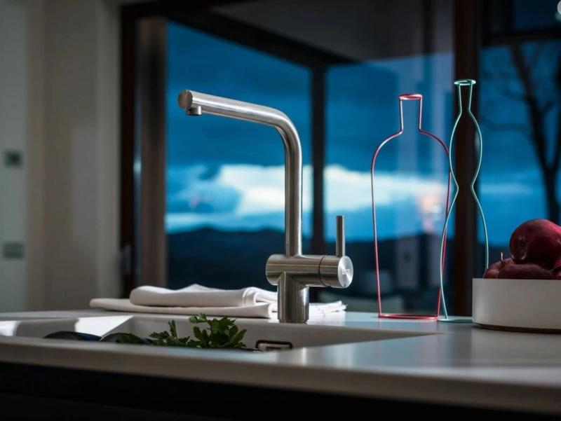 Franke solid stainless steel kitchen tap Atlas Neo swivel spout 115.0547.856