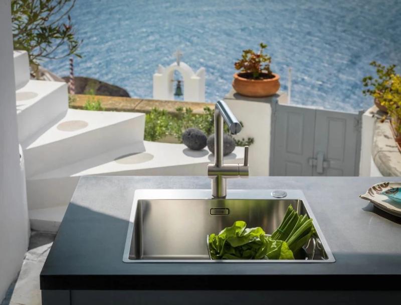 Franke solid stainless steel kitchen tap Atlas Neo swivel spout 115.0547.856