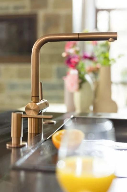 Franke copper Kitchen tap Atlas Neo with extendable spout pvd copper 115.0638.842