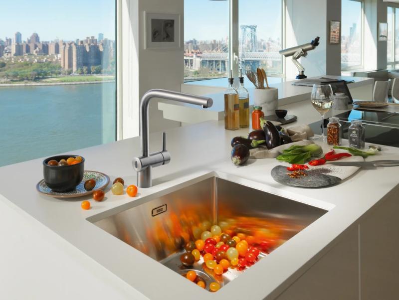 Franke solid stainless steel sensor Kitchen tap Atlas Neo swivel spout stainless steel 115.0625.489