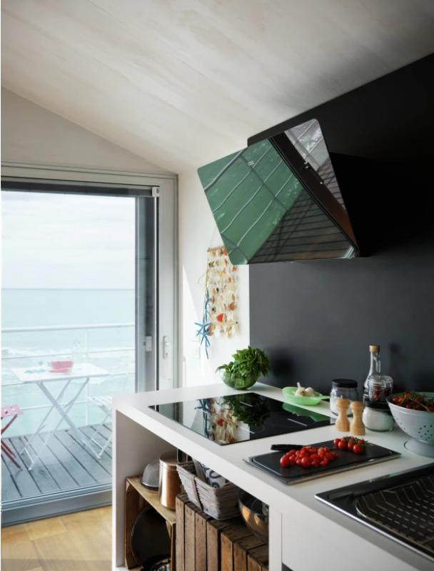 Franke Smart vertical black glass extractor hood 80cm 110.0377.735