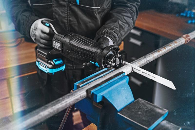 CORDLESS BRUSHLESS RECIPROCATING SAW 18V