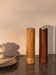 Woodsea Upside Down Oak - Oak wooden pepper mill Ø5.4x22.5 cm 1208971592