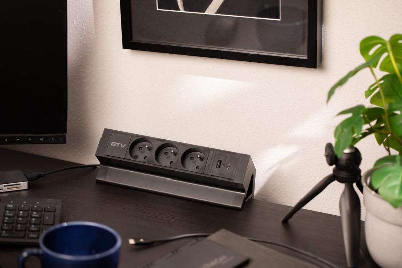 Basco furniture socket, 3 x socket with grounding, USB A+C, 1.5m cable, black with mounting